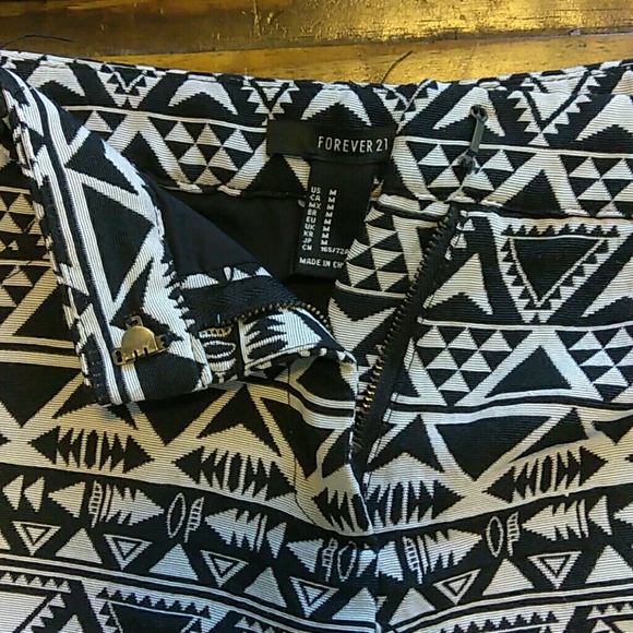 Black and white aztec tribal shorts forever21 size medium - Picture 7 of 9
